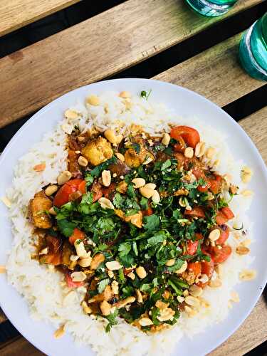 Curry doux de poulet au beurre de cacahuètes