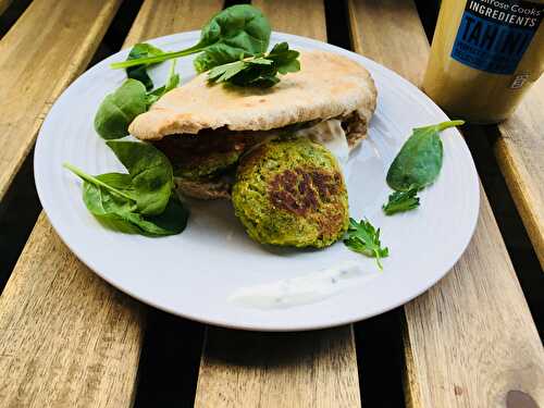 Falafels express aux épinards et sauce au yaourt et tahin