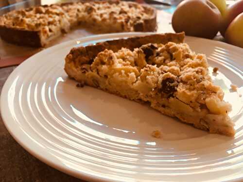 Tarte crumble aux pommes et aux noisettes