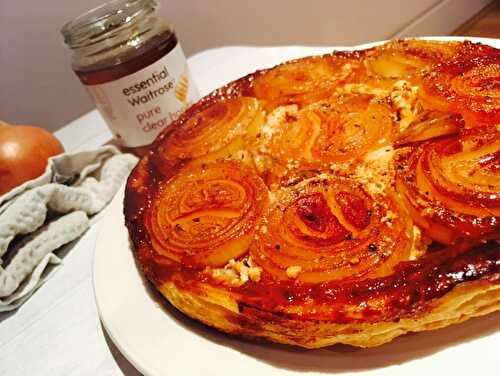 Tarte tatin d’oignons caramélisés et fromage de chèvre 