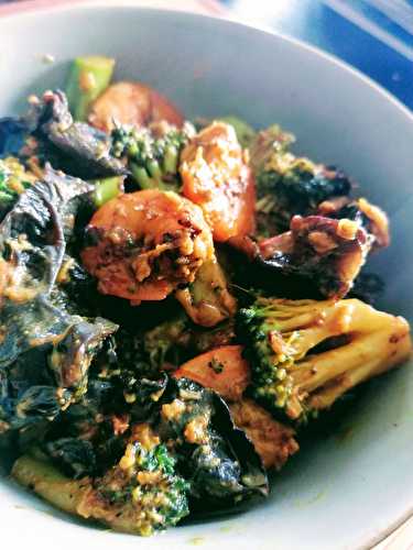 Crevettes sautées aux brocolis et champignons sauce coco - Valérie Passion Cuisine