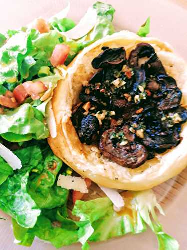 Tartelettes aux champignons et au beurre d'ail