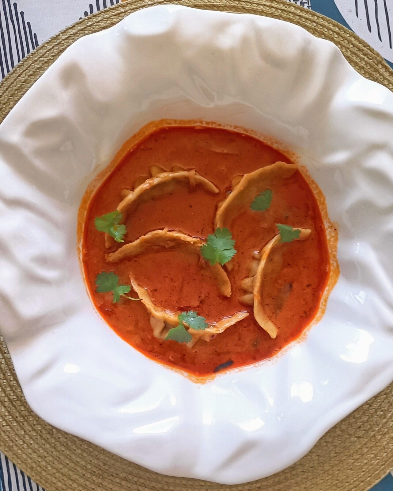 Gyozas au crevettes et chou Chinois, bouillon de crevettes 