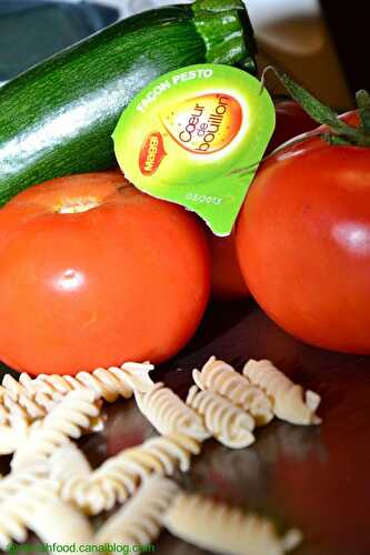 Poêlée de légumes, pâtes, poulet saveur pesto - Vanish Délices : recettes & test de produits