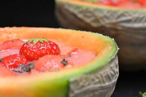 Soupe glacée fraise melon gingembre et dés de pastèque