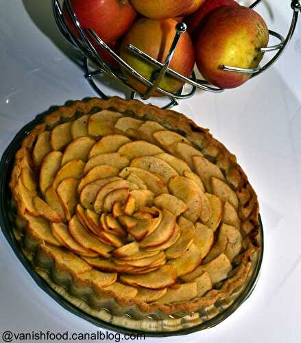 Tarte aux pommes sur pâte brisée à la noisette - Vanish Délices : recettes & test de produits