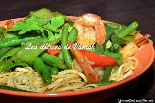 Wok de crevettes aux nouilles et légumes - Vanish Délices : recettes & test de produits