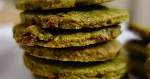 Biscuits au thé matcha et cranberries