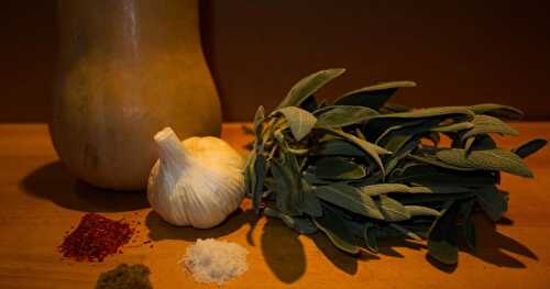 Soupe de courge butternut, marrons et sauge