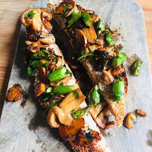 Tartines d’Asperges et Champignons, Sauce Worcestershire