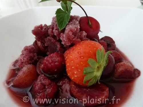 Soupe de fruits rouges et son granité de vin rouge