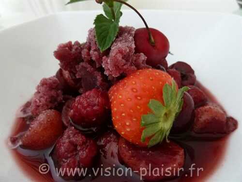 Soupe de fruits rouges et son granité de vin rouge