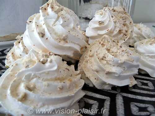 Meringues aux éclats de nougat