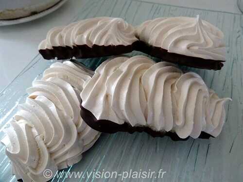 Meringues vanille et chocolat noir