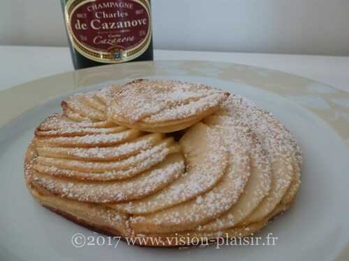 Tarte chaude aux pommes individuelle