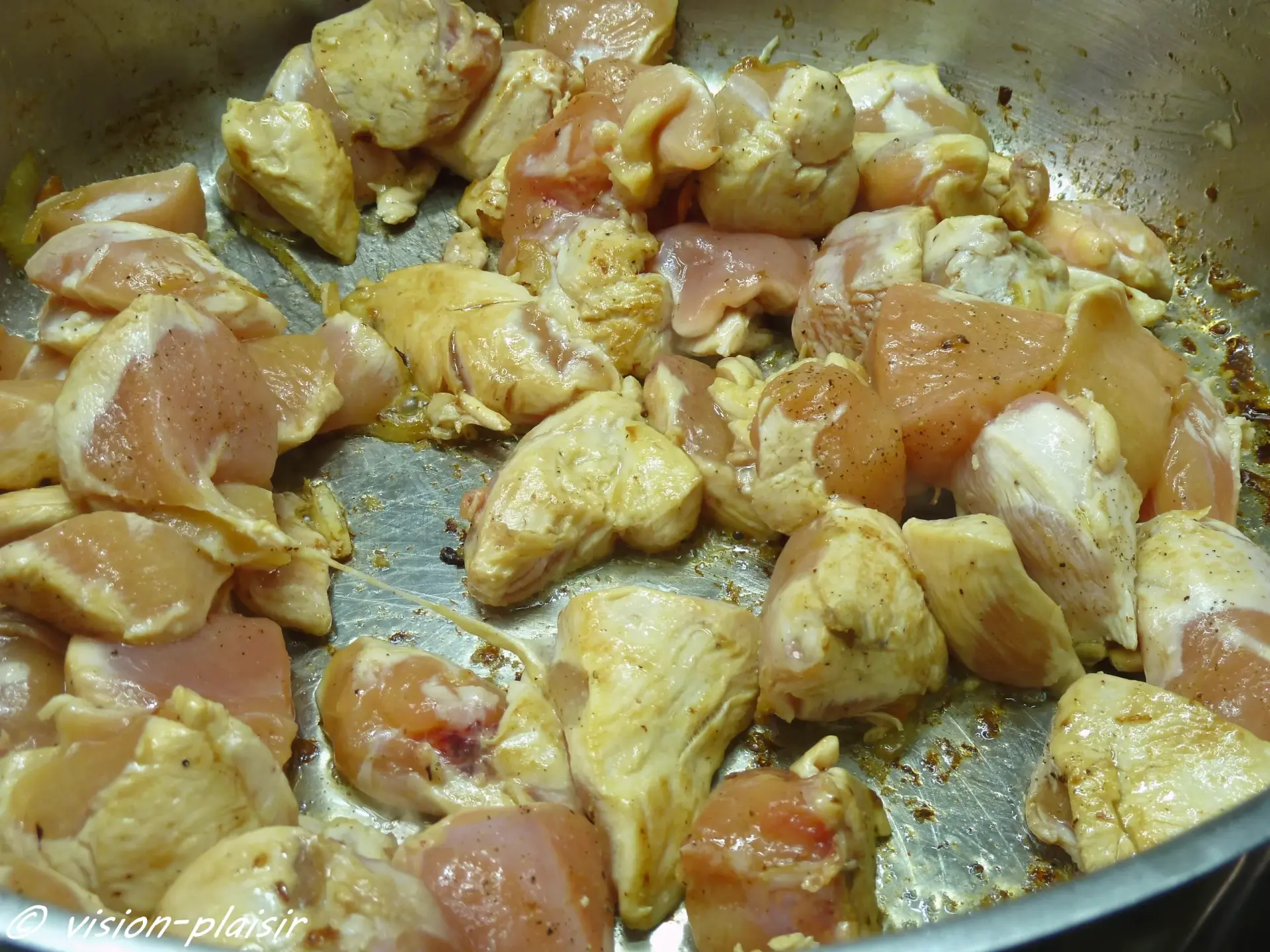 Sauté de poulet aux cèpes et carottes