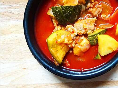 Gochujangjjigae - Soupe épicée au porc et aux légumes