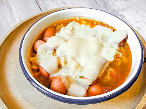 Jin Ramyeon à la saucisse et au fromage