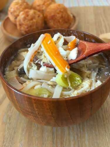 Soupe au sundubu et surimi