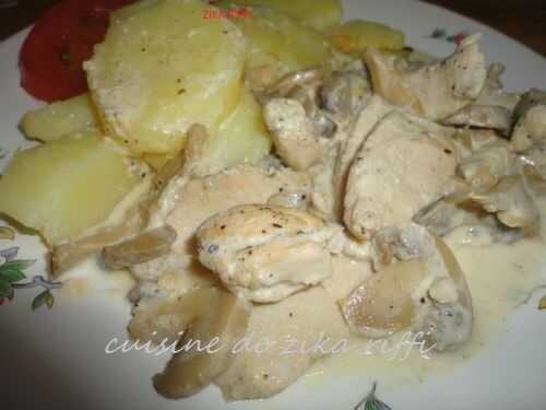 AIGUILLETTES DE POULET STROGANOFF A LA CREME ET AUX CHAMPIGNONS 