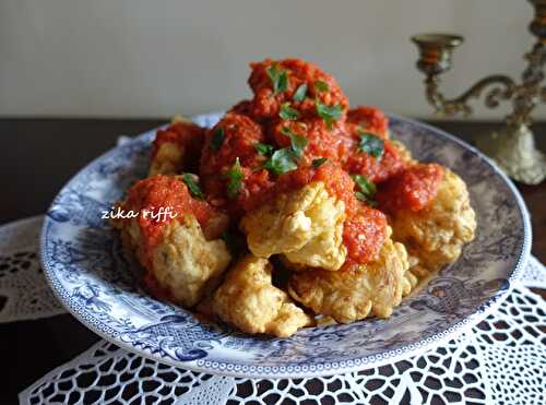 BEIGNETS OU CROQUETTES DE CHOU FLEUR AU COULIS DE TOMATES- BROUKLOU MAKLI