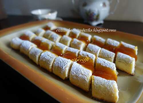 BISCUITS CREUSÉS OU CROQUETS A LA CONFITURE