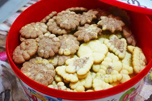 BISCUITS SABLES A LA PRESSE A BISCUITS-VANILLE-CHOCOLAT