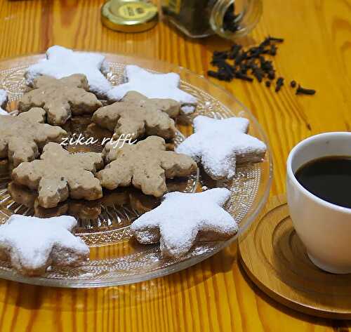 BISCUITS SABLÉS ÉTOILES DES NEIGNES/CHOCOLAT ET CANNELLE