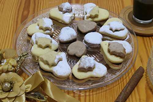 BISCUITS SABLÉS POUR LES FÊTES- CANNELLE- CLOU DE GIROFLE- CHOCOLAT ET CONFITURE D'ORANGE