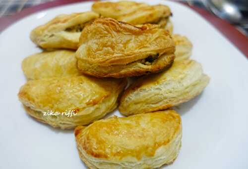 CHAUSSONS FEUILLETÉS FARCIS AU POULET- PÂTE FEUILLETÉE ROULÉE