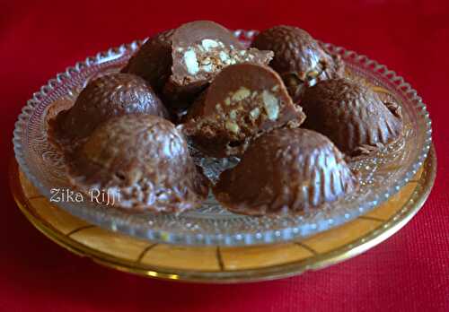 CHOCOLAT FOURRÉ AUX NOIX-NOISETTES ET CARAMEL BEURRE SALÉ