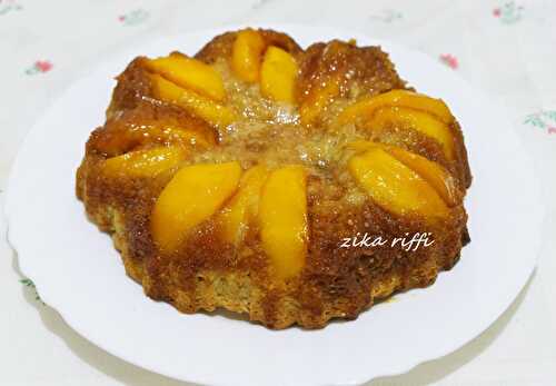 GÂTEAU RENVERSÉ EXQUIS AUX PÊCHES ET CARAMEL