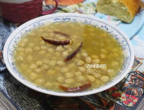 HOMS BEL CAMOUN-SOUPE DE POIS CHICHES AU CUMIN