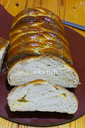 Khobz eddar, pain maison brioché tressé à la fleur d'oranger , ramadan 2020