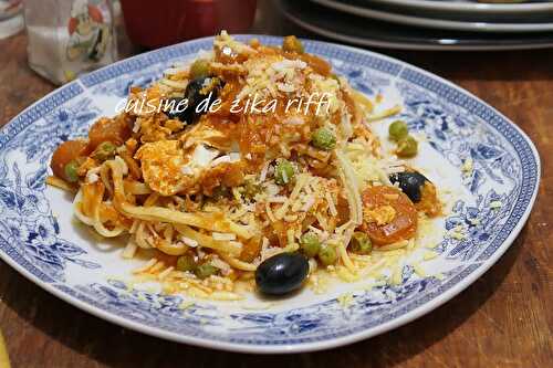 LINGUINES A LA SAUCE TOMATE OU DAUBE DE MAMAN AUX OEUFS MOLLETS