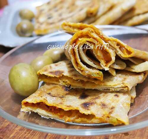 MAHJOUBA TRADITIONNELLE - CRÊPES SALÉES A LA CHAKCHOUKA AUX OIGNONS VERTS