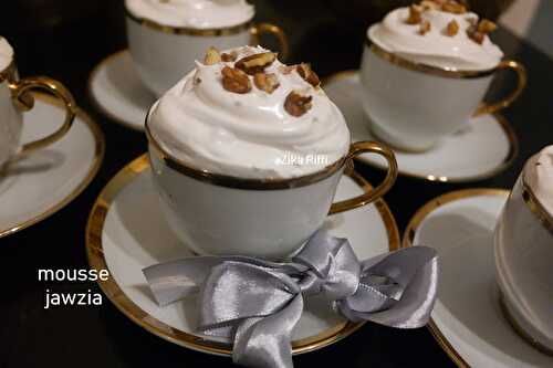 MOUSSE JAWZIA, NOUGAT AUX NOIX A LA CUILLÈRE