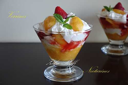 MOUSSE NECTARINES-FRAISES ET CHANTILLY EN VERRINES