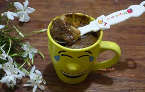 MUG CAKE AU CHOCOLAT ET POIRE