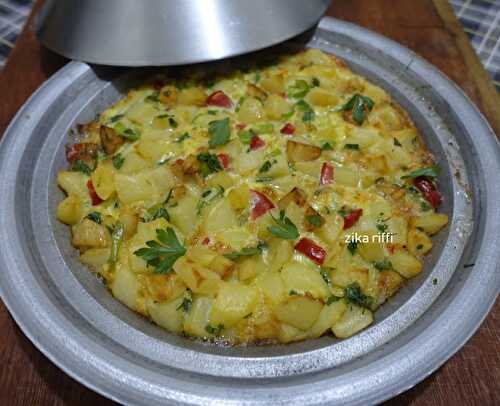 OMELETTE DE POMMES DE TERRE POIVRONS ET TOMATE- CUISSON AU TAJINE