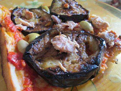 PIZZA A L' AUBERGINE ET AU THON