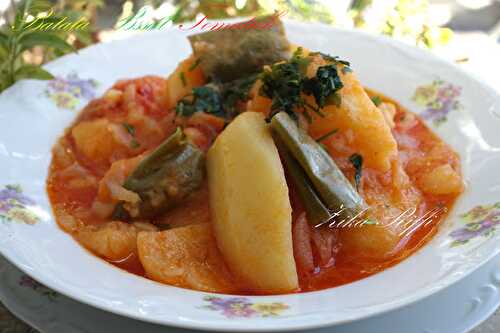 PLAT DE POMMES TERRE -OIGNONS ET TOMATES- BATATA BSSAL W TOMATICH