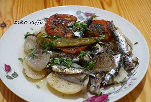 PLAT DE SARDINES AUX POMMES DE TERRE AU FOUR -TOMATES ET OIGNONS A LA BÔNOISE