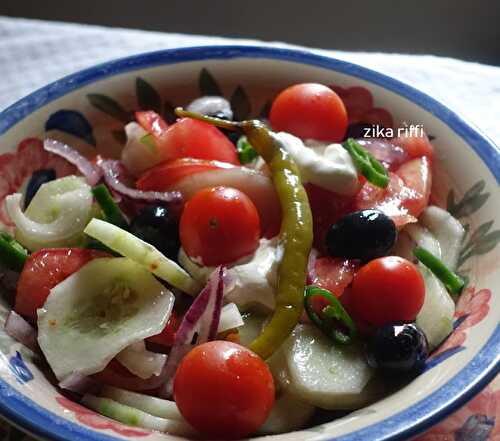 SALADE TOMATE CERISE  PIMENT ET CONCOMBRE