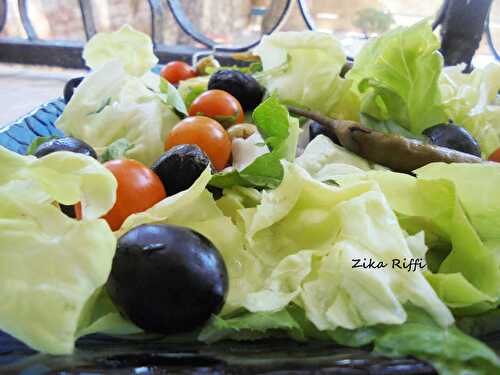 SALADE VERTE AUX TOMATES CERISES