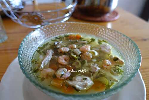 SOUPE DE CREVETTES-POULET ET LÉGUMES POUR RAMADAN