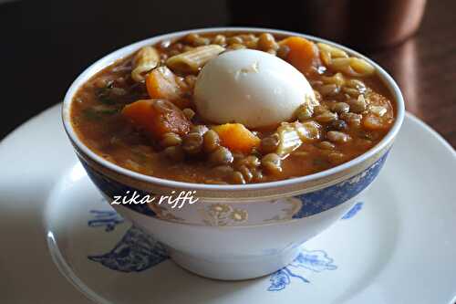 SOUPE DE LENTILLES DE GUIGA AUX LEGUMES ET AUX PÂTES