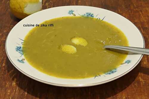 SOUPE DE LENTILLES VERTES A LA TURQUE AUX COPEAUX DE ZESTE DE CITRON