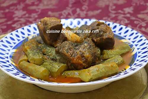 TAJINE SOURIS D'AGNEAU AUX COURGETTES ET MENTHE SECHEE- ( MARKET JRAYWET )