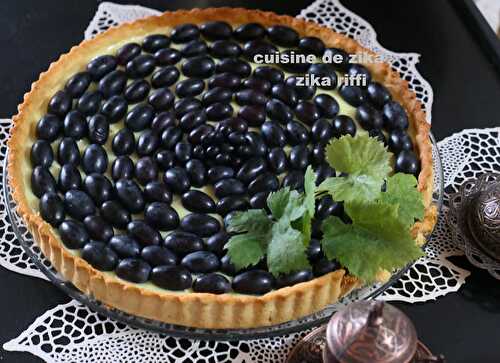 TARTE AUX RAISINS NOIRS MUSCATS ET CRÈME MOUSSELINE